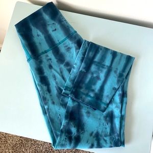 Lululemon Athletica Blue Tie-Dye Leggings